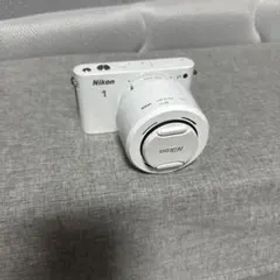 Nikon 1 J1 ホワイト コンパクトデジタルカメラ