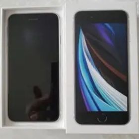 【美品】 iPhone SE 第2世代 128GB ホワイト MXD12J／A