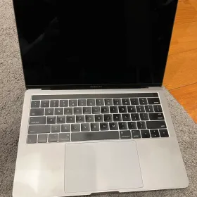 Apple MacBook Pro 2016 13型 新品¥24,255 中古¥11,980 | 新品・中古の