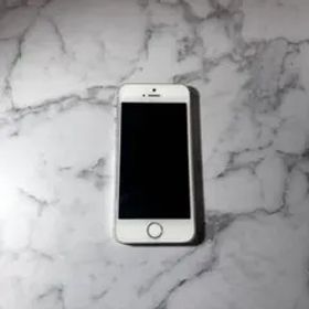 Apple iPhone 5s 32GB シルバー