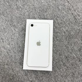 iPhone SE 第3世代（SE3）128GB スターライトSIMフリー