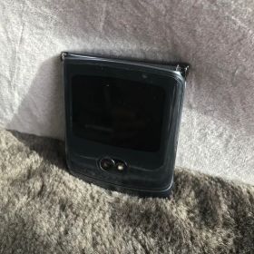 【極上品】Motorola Razr 5Gブラック折りたたみ式スマートフォン本体