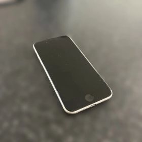 iPhone SE ホワイト 本体