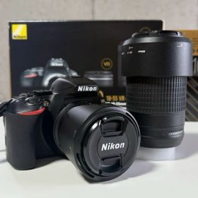 Nikon デジタル一眼レフカメラ D5600 ダブルズームキット バッグ付き