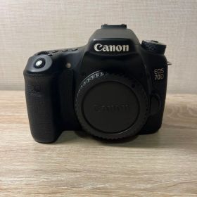 【新品同様！美品！】Canon Eos 70D 本体のみ