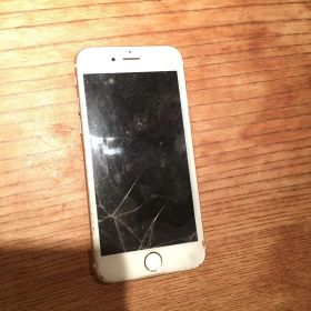 iPhone6s画面割れ電源入らないジャンク品