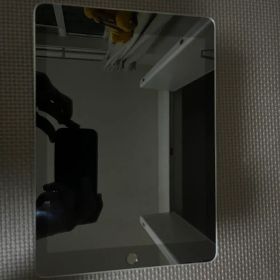 iPad 第6世代 32GB Wi-Fiモデル スペースグレイ