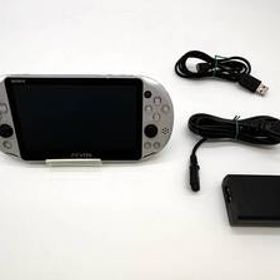 PlayStation Vita Wi-Fiモデル シルバー (PCH-2000ZA25)【美品】