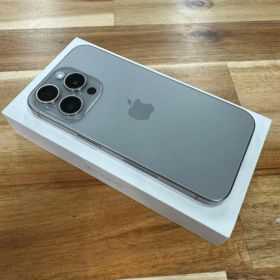 美品 iPhone 15 Pro 128gb SIMフリー版