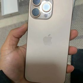 Apple iPhone 16 Promax ゴールド 本体