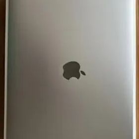 Apple MacBook Air 13インチ（2020年モデル/ A2179)