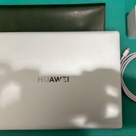 グリーンHUAWEI MateBook 14、本革レザーケースセット