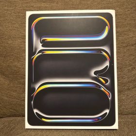 iPad Pro (M4) 13インチ Wi-Fi 256GB本体とカバー