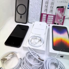 iPhone SE3 128GBミッドナイト充電ケーブル付き
