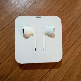 アップル イヤホン Apple EarPods Lightningコネクタ付き