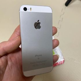 Apple iPhone SE シルバー 本体
