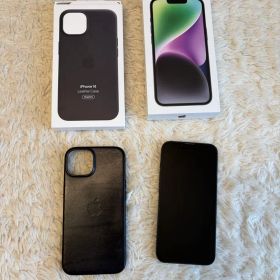 Apple iPhone 14 ブラック ケース付き