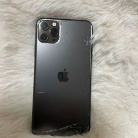 iPhone 11 Pro 本体 ジャンク 電源入らず 両面割れ 部品取り