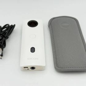【美品】RICOH THETA SC2 ホワイト R03030 リコー シータ 360度カメラ