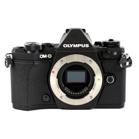 オリンパス OLYMPUS OM-D E-M5 Mark II ボディ ブラック デジタル ミラーレス 一眼カメラ 【中古】