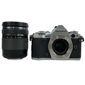 OLYMPUS OM-D E-M5 Mark II 14-150mm II レンズキット ミラーレス一眼 オリンパス 中古 Y10750001