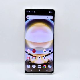 [G99] Aquos r8 docomo版 SIMフリー 焼きなし