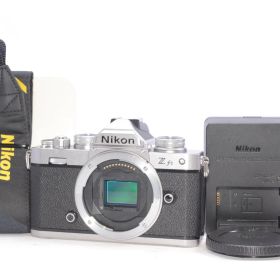 【ショット数極小 特価品】Nikon ニコン Z fc ボディ Zfc シルバー ミラーレス一眼カメラ ショット数：831枚