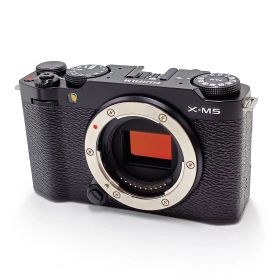 |中古-美品| FUJIFILM X-M5 ボディ ブラック (日本語/English 対応) | Serial#:4D000168 APS-Cミラーレスカメラ | 動作確認済