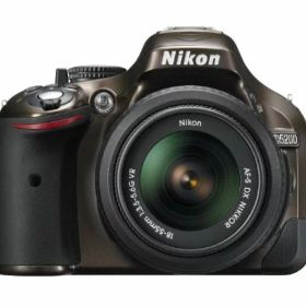 【中古】Nikon デジタル一眼レフカメラ D5200 レンズキット AF-S DX NIKKOR 18-55mm f/3.5-5.6G VR付属 ブロンズ D5200LKBZ