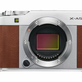 【中古】【非常に良い】FUJIFILM ミラーレス一眼 X-A5ブラウン X-A5-BW