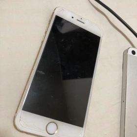 【中古】【値下げ可】iPhone 6 ゴールド、iPhone5sシルバー