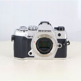 オリンパス(OLYMPUS)の【中古】(オーエムシステム) OM SYSTEM OM-5 ボデイ シルバー(コンパクトデジタルカメラ)