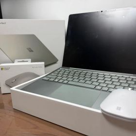 Microsoft Surface Laptop Go 2 + モバイルマウス