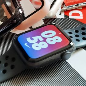 アップル(Apple)の！NIKE アップルウォッチ SE 40mm Apple Watch(腕時計)