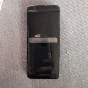 は*う様 KYF39 ブラック 折りたたみ式携帯電話