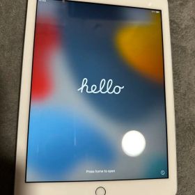 Apple iPad 第6世代 32GBホワイト 本体