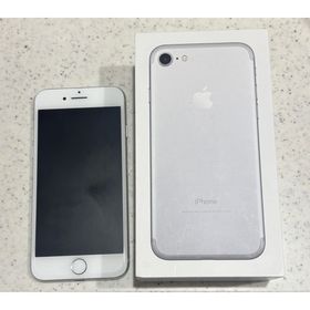アイフォーン(iPhone)のIPhone7 シルバー 32GB(スマートフォン本体)