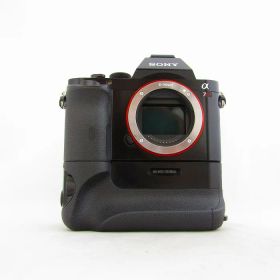 【中古】 (ソニー) SONY α7R ＋VG-C1EM【中古カメラ デジタル一眼】 ランク：B