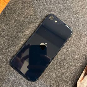 iPhone SE（第3世代） 64GB ブラック バッテリー100% 129