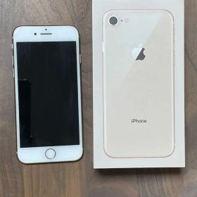 美品Apple iPhone 8 64GB 正規店バッテリー交換済(96%)