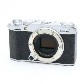 【中古】 《並品》 FUJIFILM X-M5 ボディ シルバー [ デジタルカメラ ]