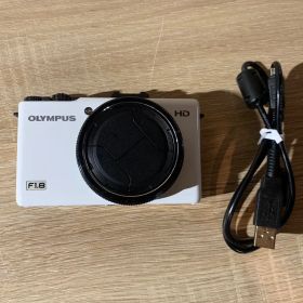 7371 OLYMPUS XZ-1 ホワイト デジカメ ジャンク品