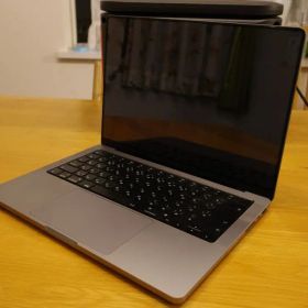 Macbook Pro M1 Pro 14インチ 10コア 32GB / 1TB