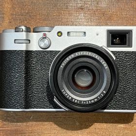 【美品】Fujifilm X100Vおまけ付★シャッター数6100