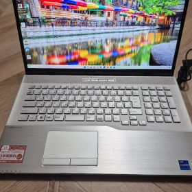 富士通 LIFEBOOK NH90/H1GN Core i7 17.3型