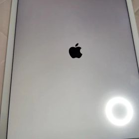 中古 iPad Pro 12.9インチ 第1世代 32GB シルバー