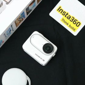 【中古】【美品】Insta360 GO 3S (128GB) [アークティックホワイト] CA01-M5125-2E4 Insta360 アクションカメラ 4K 手ブレ補正