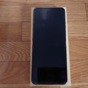 Motorola razr 40 バニラクリーム SIMフリー