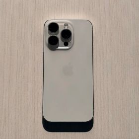 iPhone15 Pro 256GB ホワイトチタニウム SIMフリー