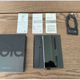 Samsung Galaxy Z Fold 4 本体